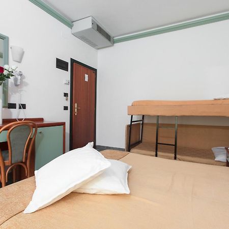 Hotel Zeus 체제나티코 외부 사진