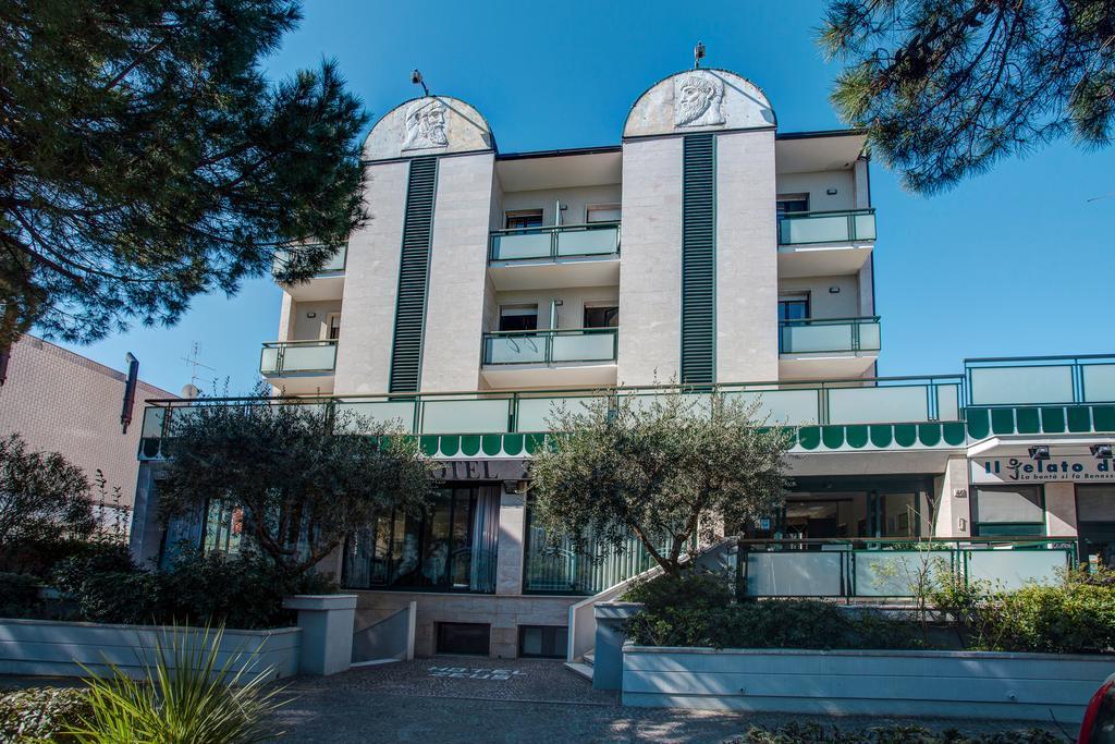 Hotel Zeus 체제나티코 외부 사진