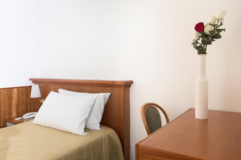 Hotel Zeus 체제나티코 외부 사진